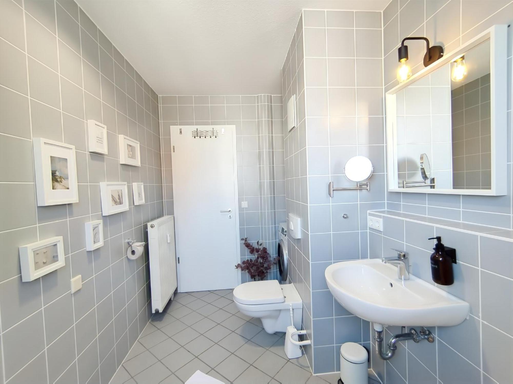 Ulmer Penthouse Fuer 7, Arbeitsplatz, Xxl-Dachterrasse, Grill, Wii Exterior foto